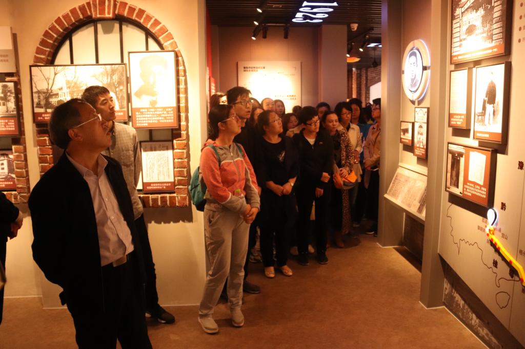 海洋學院開展不忘初心牢記使命主題教育之青島黨史紀念館參觀學習活動